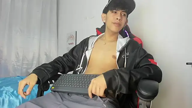 julian xx online show from 04/23/26, 07:59