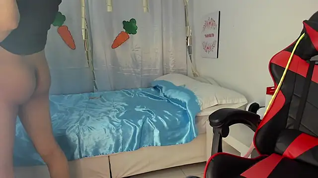 julian xx online show from 04/08/26, 07:04