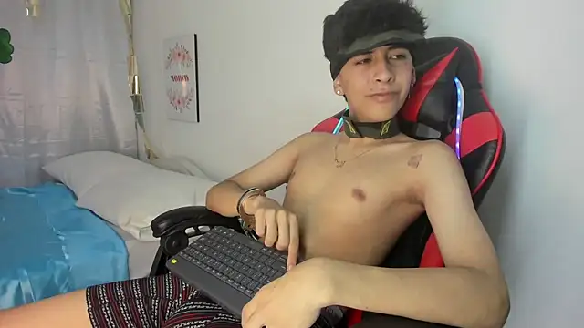 julian xx online show from 04/18/26, 07:18