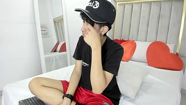 Snapshot of julian_xx chatting on 02/09/26, 07:45 julian xx online show from 02/09/26, 07:45