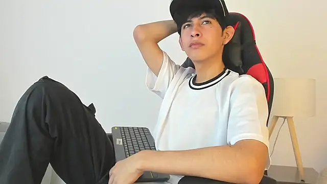 julian xx online show from 05/20/26, 06:49