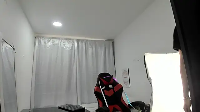 julian xx online show from 03/09/26, 07:06