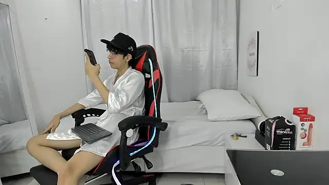 julian xx online show from 03/17/26, 07:06