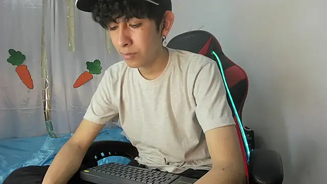 julian xx online show from 04/13/26, 07:07