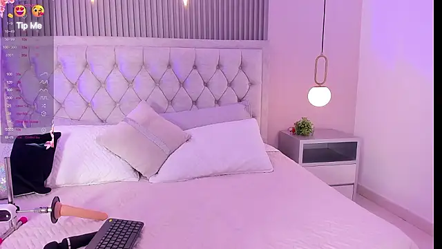 Mia dolls18 online show from 02/25/26, 03:18