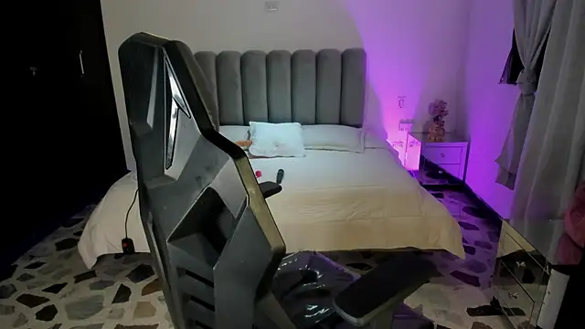 ThaliaBrookss  online show from 05/09/26, 04:38