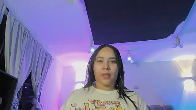 ThaliaBrookss  online show from 04/16/26, 06:47