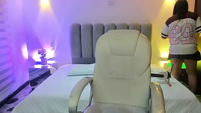 ThaliaBrookss  online show from 02/17/26, 05:05