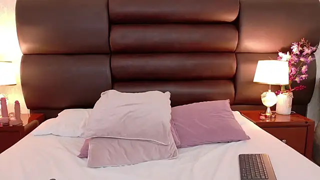 CintiaHolms online show from 03/08/26, 02:04