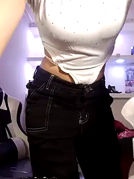 honeyluxe  online show from 03/05/26, 04:20