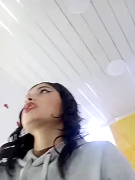 honeyluxe  online show from 02/17/26, 03:59