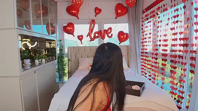 Bruna Ferrazz online show from 02/13/26, 08:09