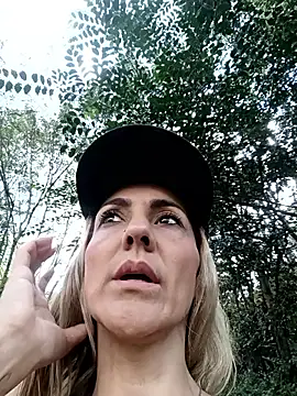 Snapshot of Monita_Med chatting on 01/14/26, 03:48 Monita Med online show from 01/14/26, 03:48