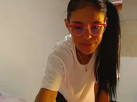 Elizabeth manzon online show from 05/19/26, 10:39