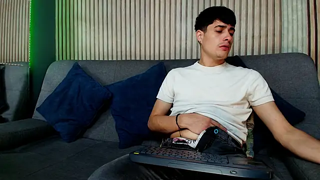 bro friends online show from 01/11/26, 12:28