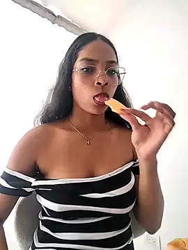 KATALINA SANTANA  online show from 02/28/26, 06:51