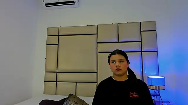 alejandra loppez online show from 02/20/26, 07:38