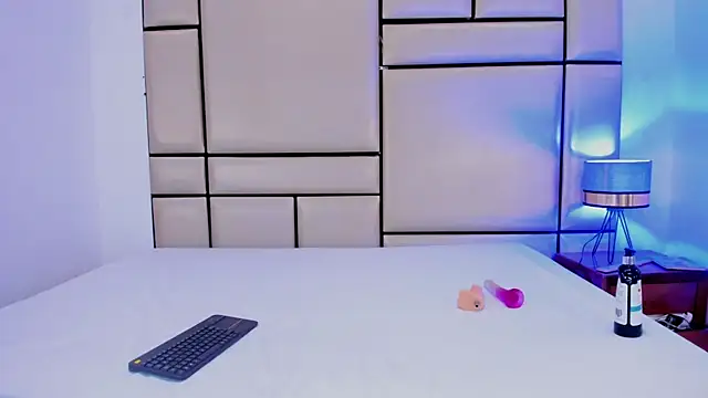 alejandra loppez online show from 02/21/26, 07:49