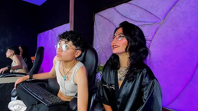 velvet mystic online show from 04/04/26, 03:57