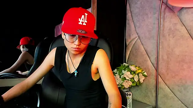 velvet mystic online show from 04/19/26, 06:10