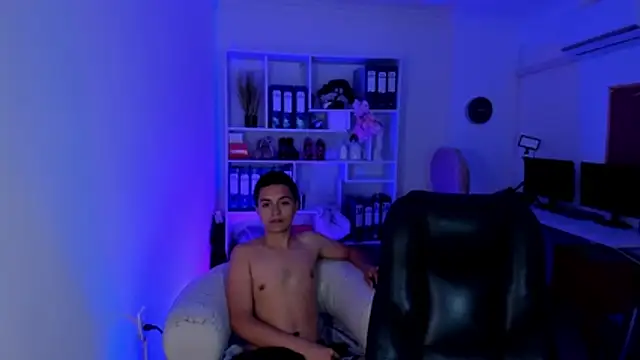 RicciRizzo online show from 03/24/26, 07:47