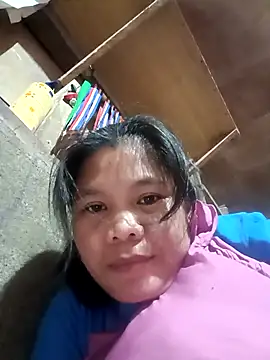 Snapshot of Hannah_4u chatting on 02/15/26, 05:12 Hannah 4u online show from 02/15/26, 05:12