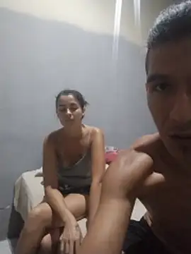 Rodrigohernan19 online show from 04/11/26, 06:54