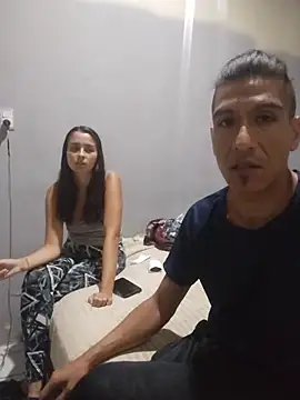 Rodrigohernan19 online show from 04/10/26, 02:40