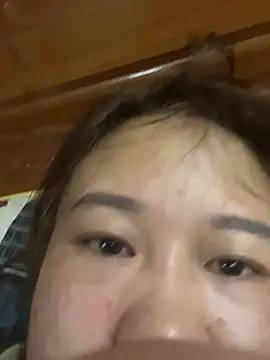 Snapshot of Liness101 chatting on 02/04/26, 12:05 Liness101 online show from 02/04/26, 12:05