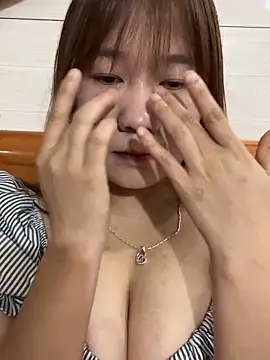 Snapshot of Liness101 chatting on 02/05/26, 02:29 Liness101 online show from 02/05/26, 02:29