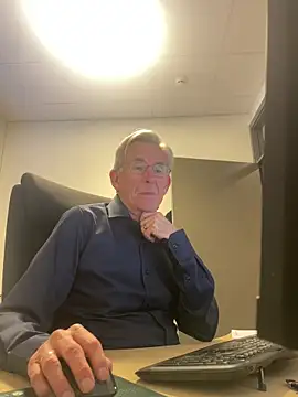 Snapshot of Pierre4tjyxx chatting on 02/23/26, 04:18 Pierre4tjyxx online show from 02/23/26, 04:18