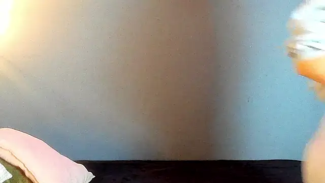 Kira Exe  online show from 04/13/26, 11:36