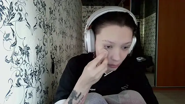 LxayBloom online show from 04/11/26, 07:27