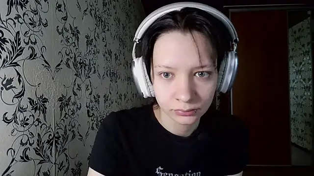 LxayBloom online show from 03/28/26, 09:54