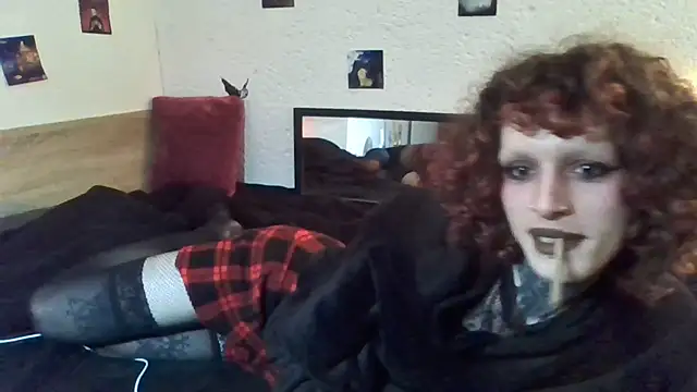 Snapshot of gracelustxx chatting on 02/13/26, 04:40 gracelustxx online show from 02/13/26, 04:40