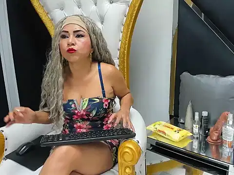 LauraScarlet online show from 01/12/26, 09:41