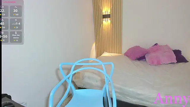 ZoeFox5 online show from 02/21/26, 11:45