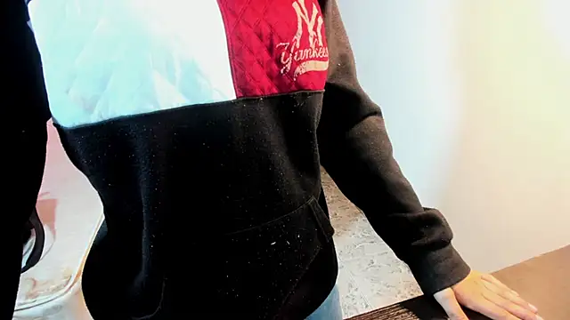 ZoeFox5 online show from 02/20/26, 12:18