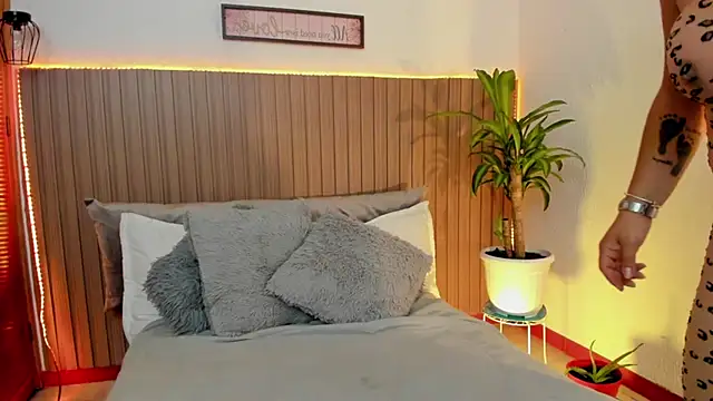 IndieMiller online show from 04/08/26, 11:55