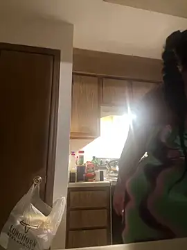 Snapshot of theesweetheart chatting on 02/04/26, 01:33 theesweetheart online show from 02/04/26, 01:33