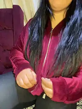 Lina Velvet  online show from 03/08/26, 12:38