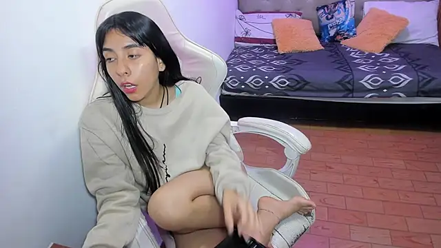 chiquita lover  online show from 04/14/26, 06:46