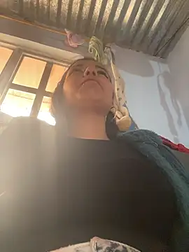 cinthia2011 online show from 02/06/26, 08:27