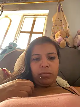 cinthia2011 online show from 01/18/26, 06:00