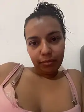 cinthia2011 online show from 02/12/26, 09:25