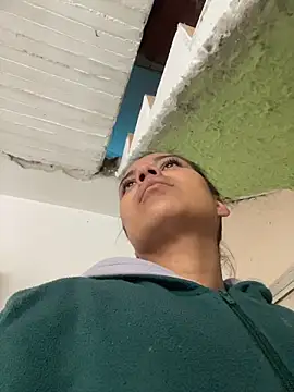 cinthia2011 online show from 02/13/26, 07:47