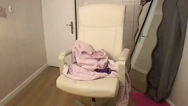 Snapshot of Babypinypon chatting on 01/18/26, 11:52 Babypinypon online show from 01/18/26, 11:52