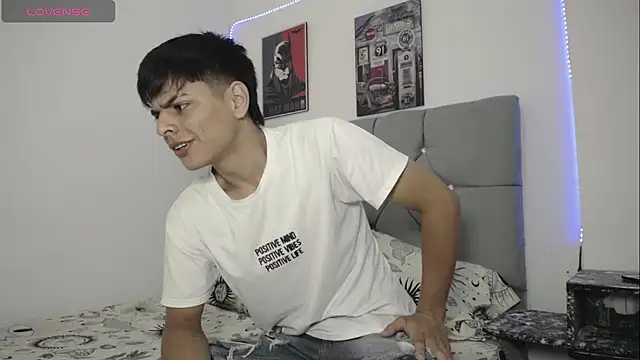 Loganjhonson19 online show from 01/08/26, 02:17