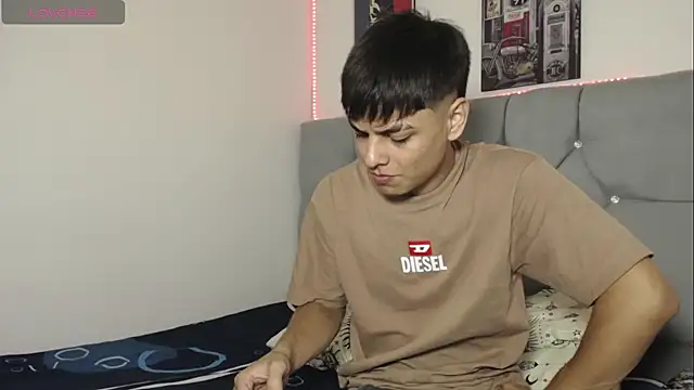 Loganjhonson19 online show from 01/11/26, 04:08