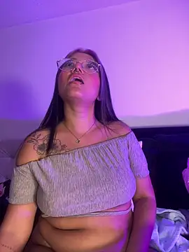 queen of you heart online show from 03/08/26, 03:43